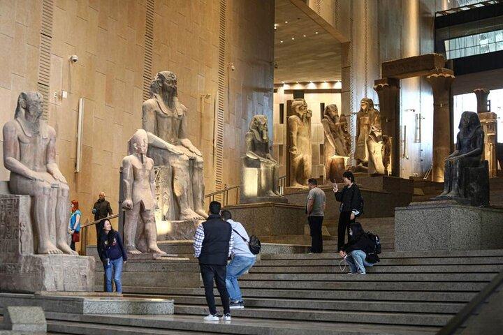 Tour Privado às Pirâmides de Gizé e ao Grande Museu do Porto de Alexandria