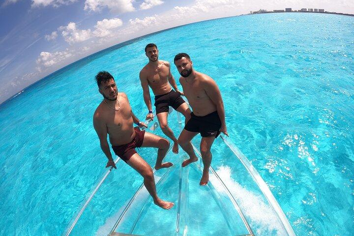 Recorrido en barco transparente de 1 hora por la laguna Nichupté desde Cancún