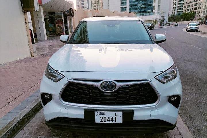 ドバイ アブダビ シャルジャ空港 SUV 送迎