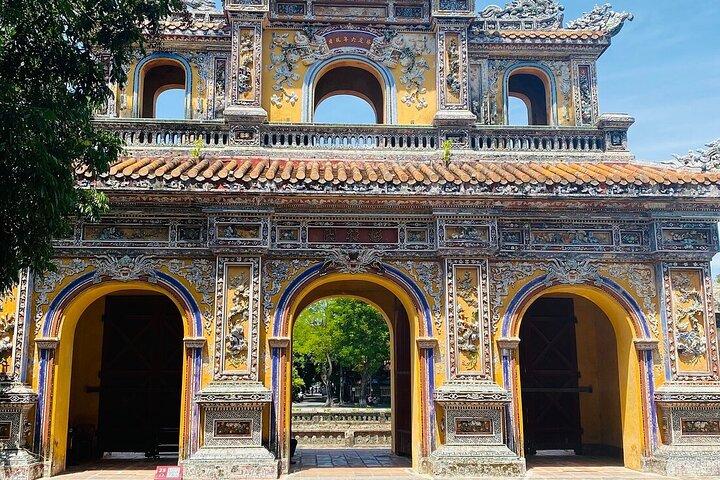 Luxe kleine groep Hue keizerlijke stadstour: vanuit Hoi An of Da Nang