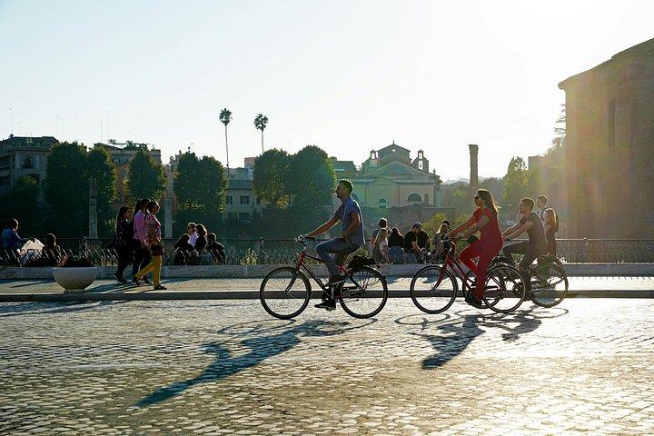 Rom Tour på kvalitet E-cykler, små grupper og lokal guide!
