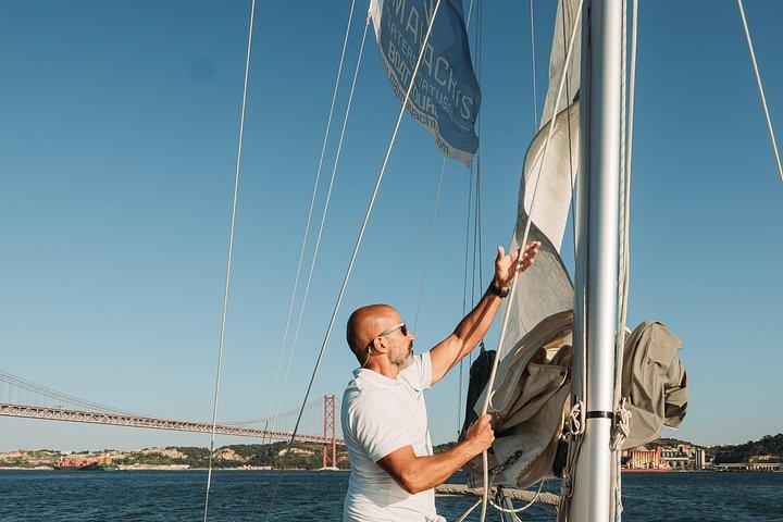 Lisbon Small Group Day Cruise with Historic Commentary & a Drink