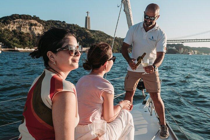 Lisbon Small Group Day Cruise with Historic Commentary & a Drink