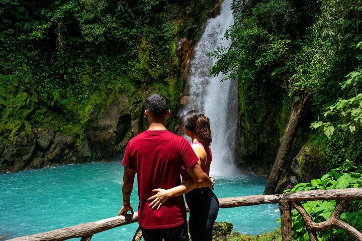 Rio Celeste-vandfaldet og dovendyrsudflugt