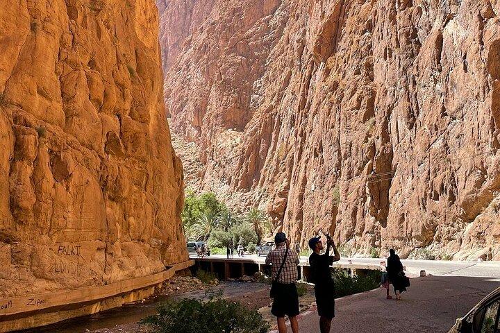 Marrakech to Fes: 2 Days and 1 Night Camel Trekking Experience