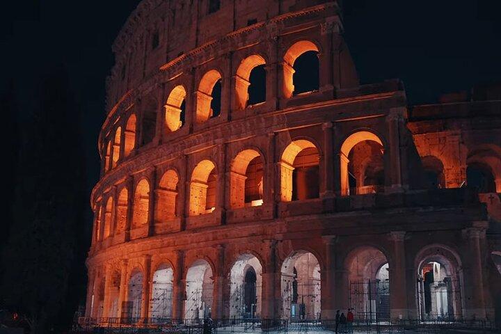 Tour Privado de Roma à Noite, com um Brinde de Prosecco