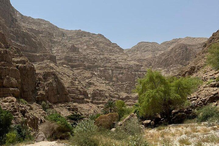Wadi ShabとBimmah Sinkholeへのプライベート日帰り旅行、最大5名