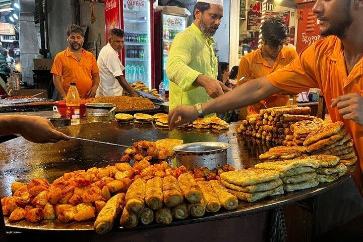 Mumbai Street Food & Night Market Tour med lokal guide