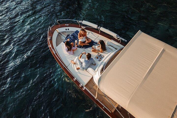 Cinque Terre Sunset Boat Tour : ora d'oro sull'acqua