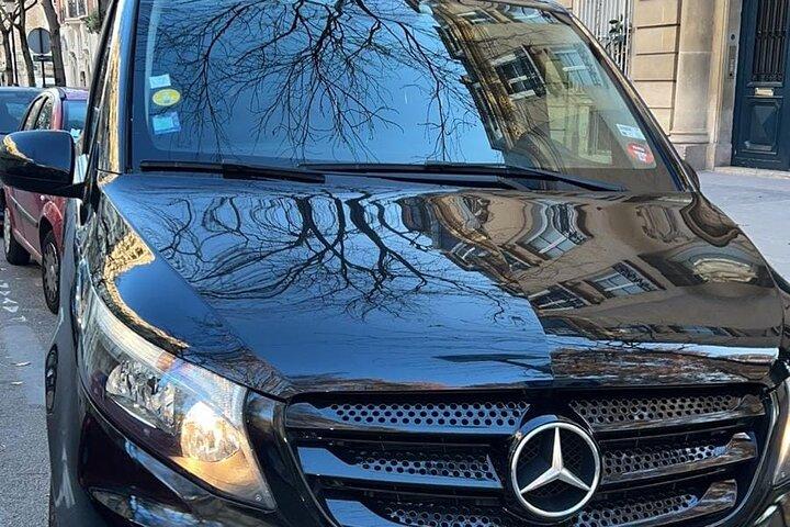 ツェルマット（タッシュ）からアオスタへの片道プライベートVIP送迎