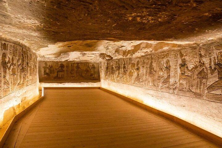 Private Day Trip to Abu Simbel Temple with Guide from Luxor