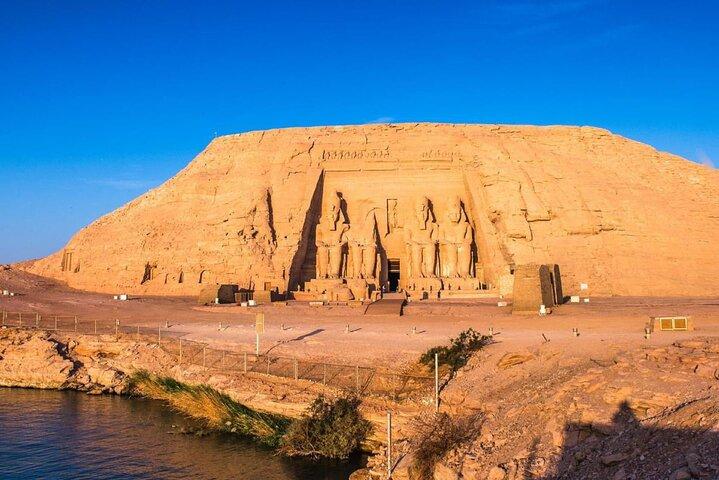 Private Day Trip to Abu Simbel Temple with Guide from Luxor