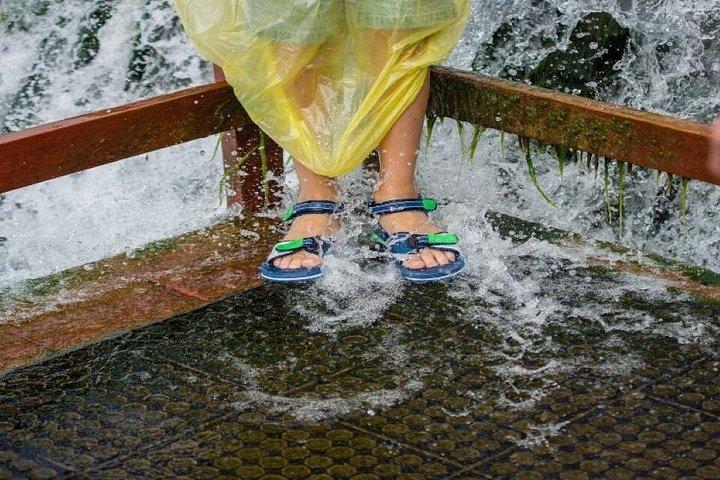 ナイアガラの滝アメリカ:霧のメイドと風の洞窟ツアー