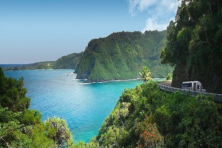 Esperienza Deluxe Road to Hana Rainforest and Waterfall da Maui