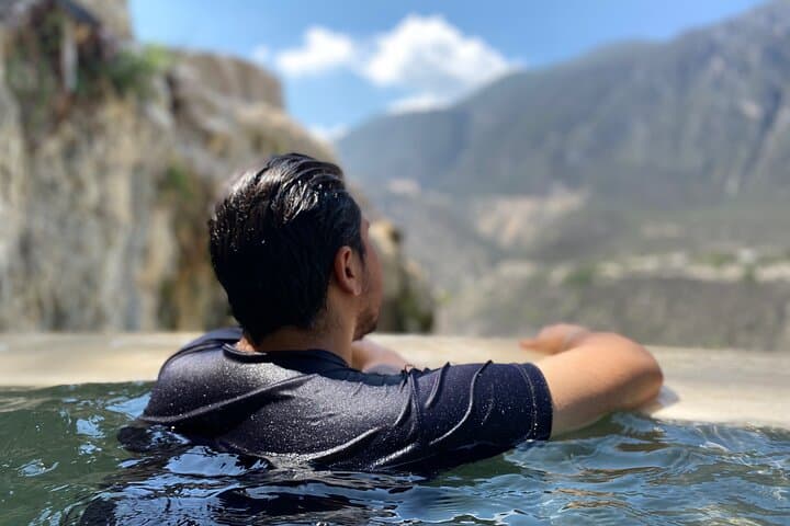 Private tour to Tolantongo Grottoes
