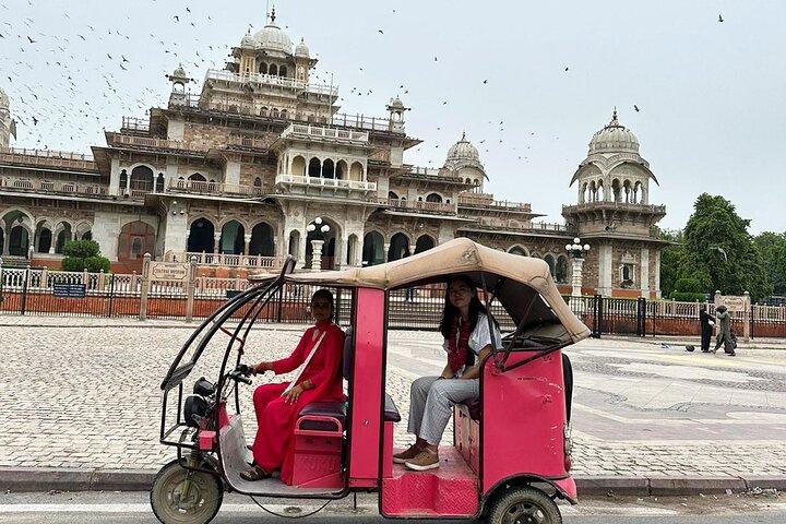 Jaipur City Tour af kvinder-drevet E-Rickshaw