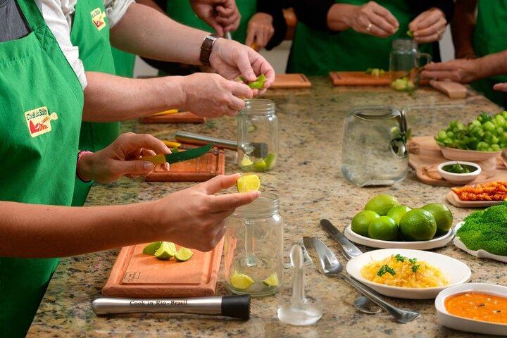 3-Hour Brazilian Drinks & Appetizers Hands-On Class in Rio