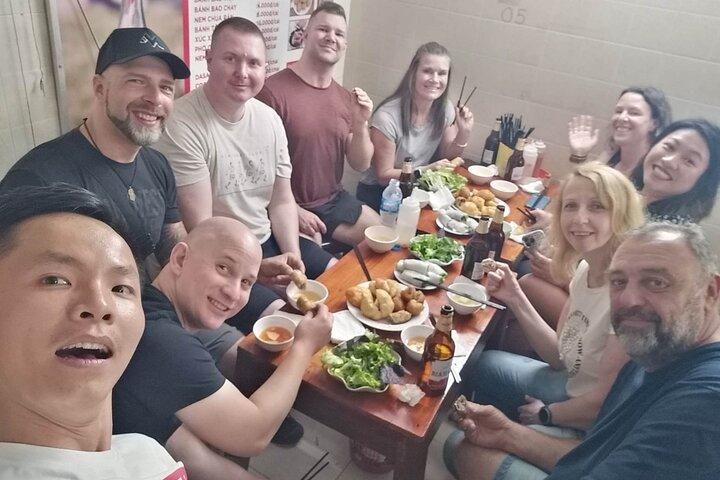 Privat Hanoi Street Food Tour med lokale delikatesser