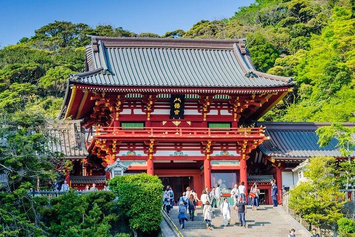 東京発 鎌倉、八幡宮、江ノ島1日ツアー