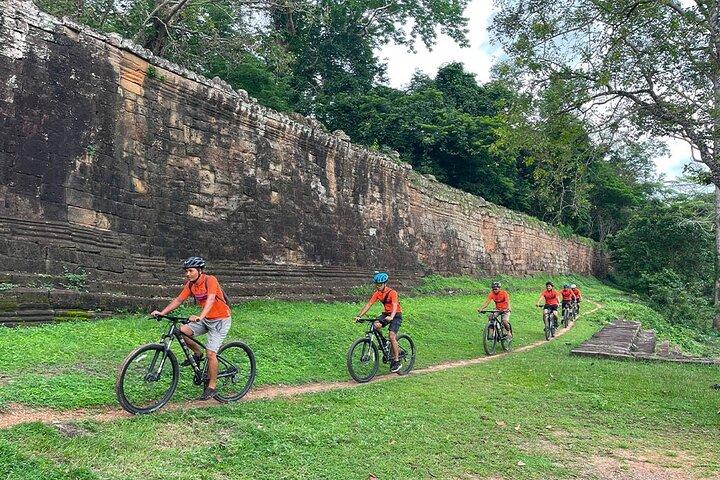 Ciclismo dos Templos de Angkor inclui almoço e lanches