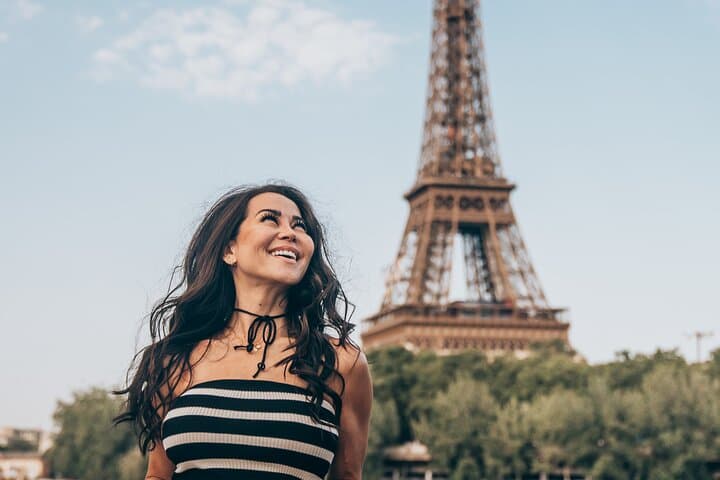 1-Hour Private Photoshoot in Paris