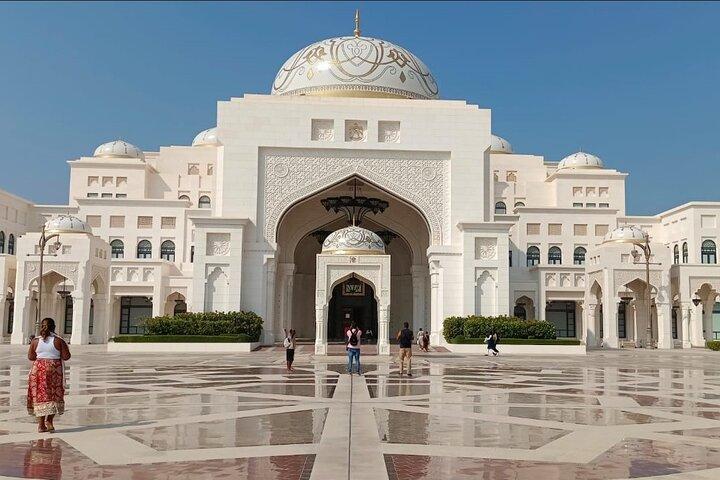 Abu Dhabi Tour - Een reis door geschiedenis, cultuur en luxe