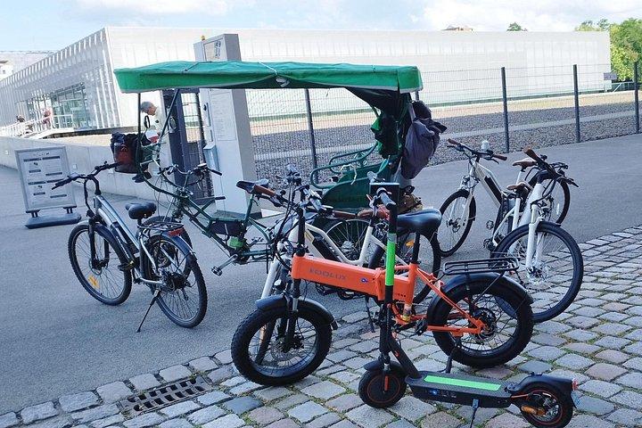 Private Guide Upto 6 Pers with (E)Bikes, E-Scooters & 1 Rickshaw