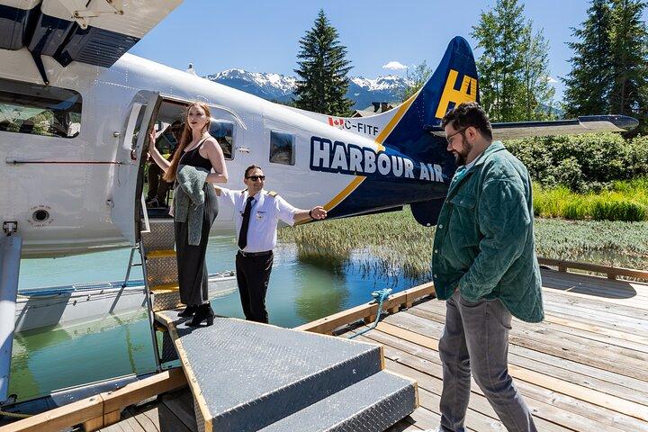 ウィスラーからバンクーバー観光水上飛行機送迎：片道