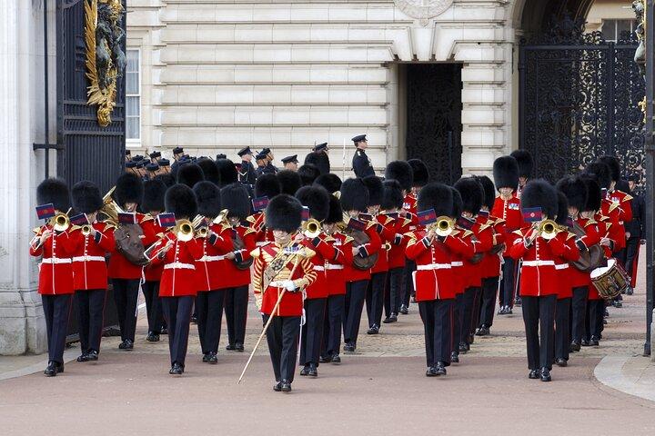 ロンドン衛兵交代式プライベートウォーキングツアー