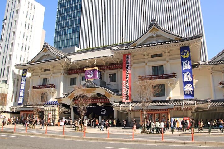 Tokyo: Know about Traditional Performing Kabuki and Ginza Walking