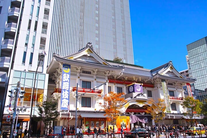 Tokyo: Know about Traditional Performing Kabuki and Ginza Walking