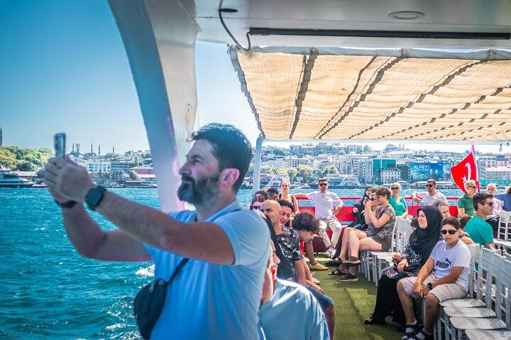 Tour en barco por el Bósforo en Estambul