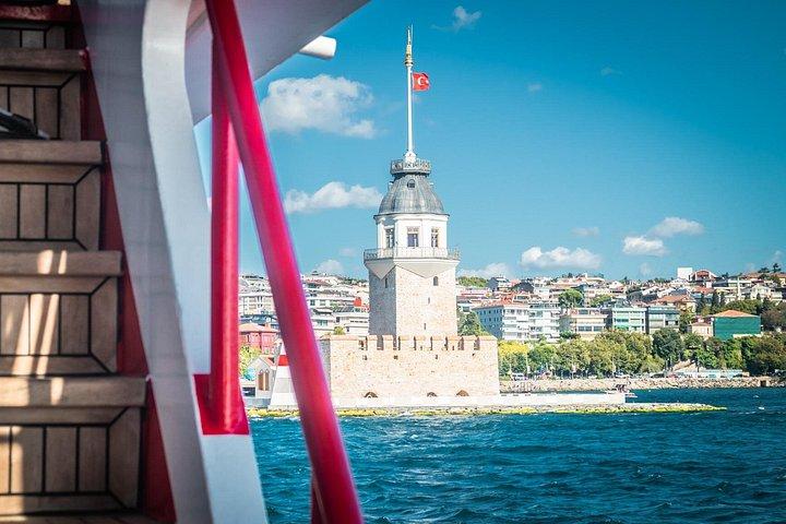 Tour en barco por el Bósforo en Estambul