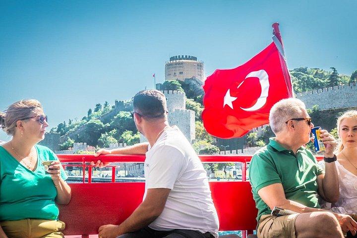 Tour en barco por el Bósforo en Estambul