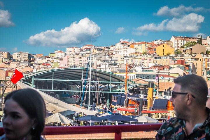 Tour en barco por el Bósforo en Estambul