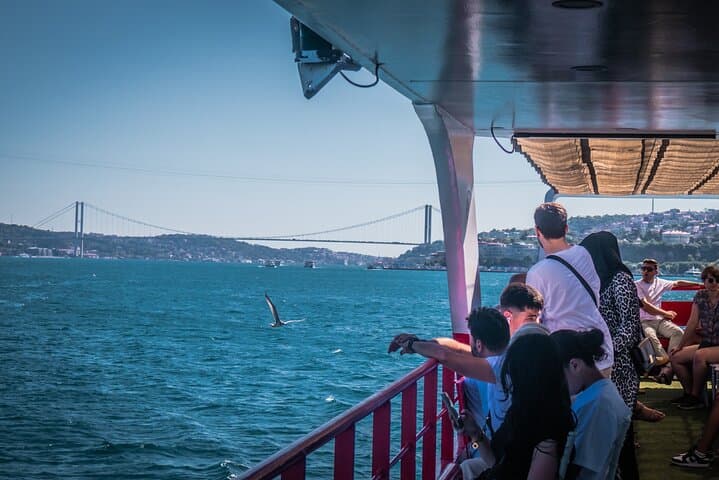 Bosphorus Sightseeing Cruise in Istanbul – 1 Hour