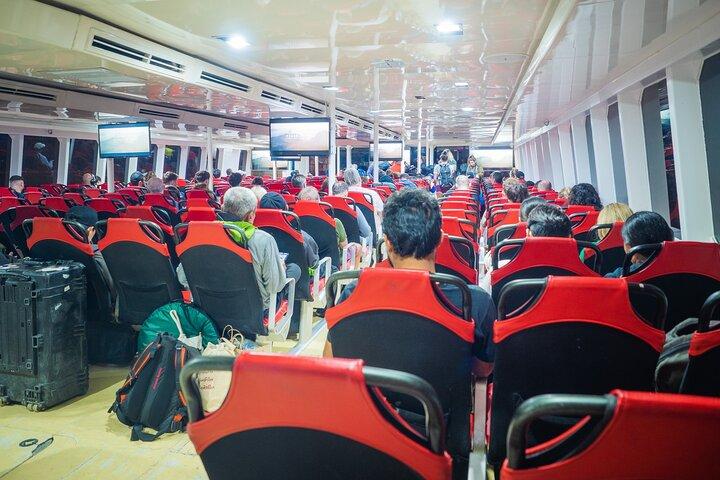 Gemeinsamer Transfer von Phuket nach Koh Samui mit einem Hochgeschwindigkeitskatamaran