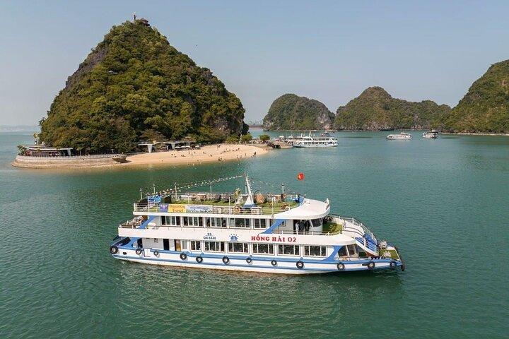 Deluxe Ha Long Bay Day Cruise Avgår från hamnen med Cave, Island