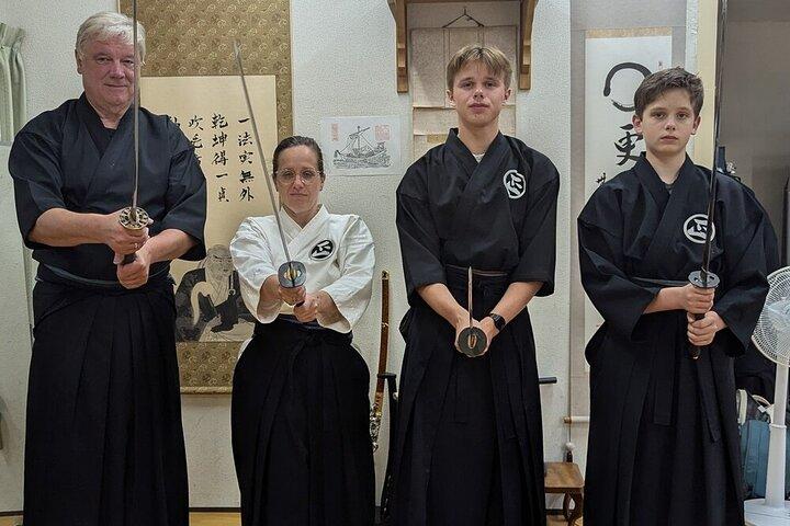 Samurai Sword Training con un maestro Dan en Shinjuku, Tokio