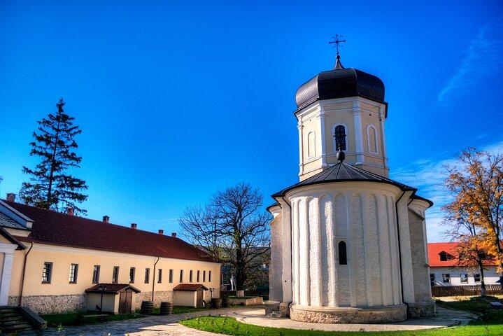 Tour pelo Mosteiro de Capriana, Mansão do Mel e Vinícola Crama Mircești