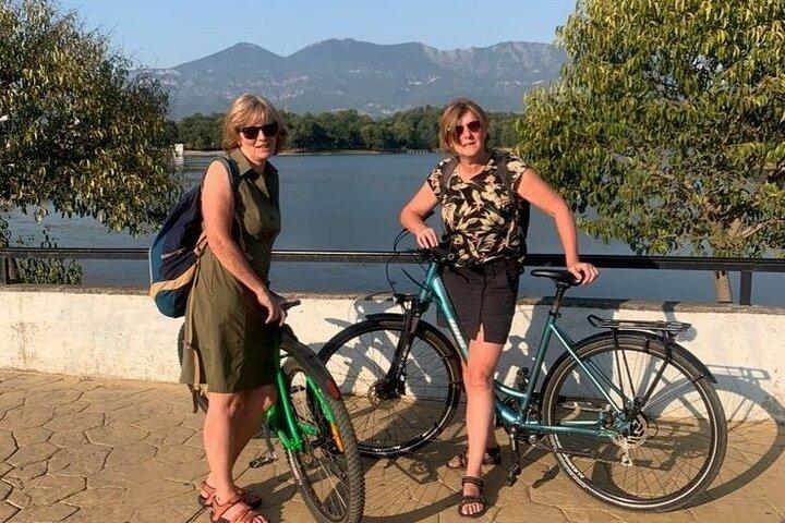 Tirana Bike Tour, Storia, Cultura e Visita al Lago Artificiale