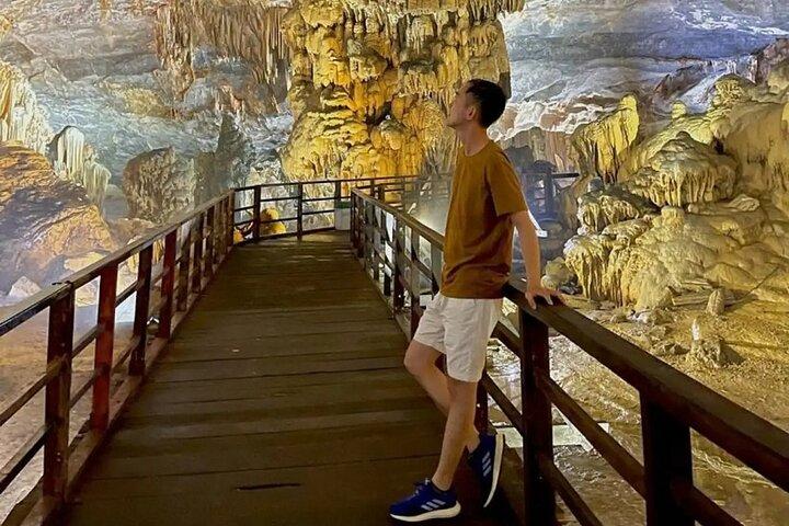 Visita guiada a Phong Nha y las cuevas del Paraíso con transporte