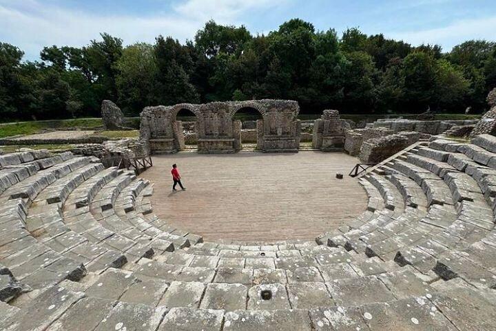 レクレシ城,ブルーアイ,古代都市ブトリントとクサミル