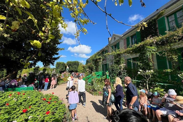 Giverny Monet House Half Day Private Tour from Paris