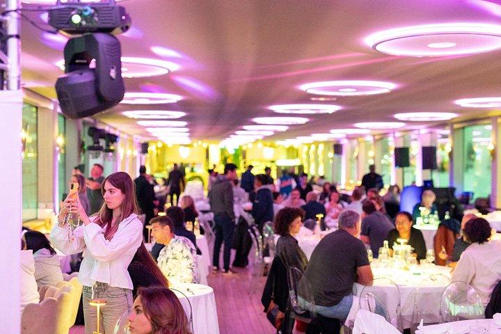 Paris Gourmet Dinner Seine Flusskreuzfahrt mit Sänger und DJ Set