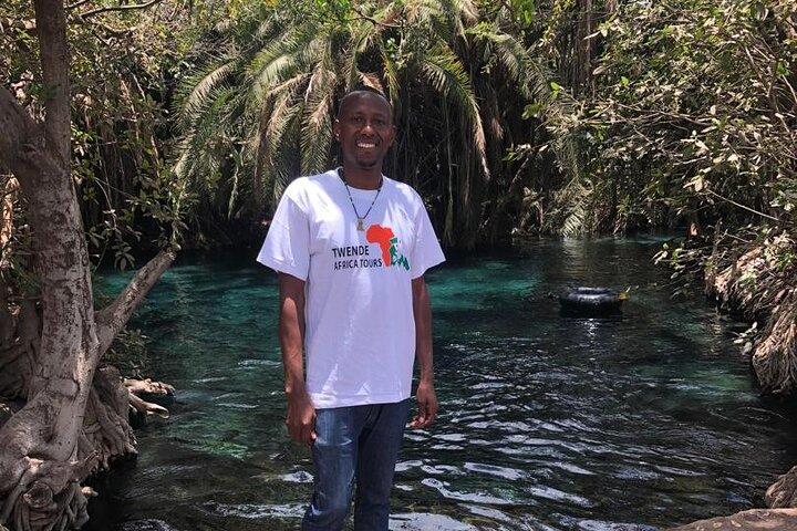 Heldagstur ved Chemka Hot Springs i Moshi Arusha Tanzania