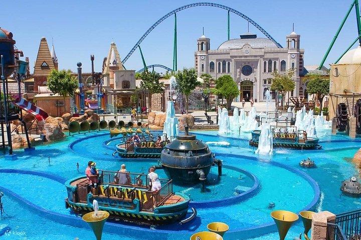 ランド・オブ・レジェンズのナイトショーまたはテーマパークへのプライベート送迎