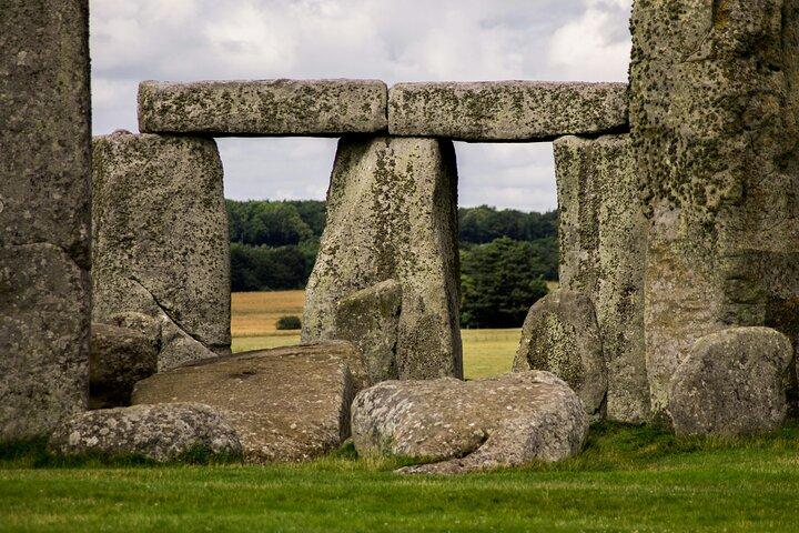 Excursión de un día al místico Stonehenge desde Londres