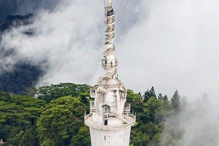 Kandy City Tour & Beroemde Ambuluwawa-toren met vriendelijke chauffeur