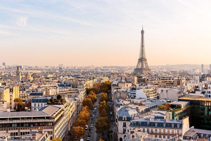 Paris de trem com ônibus turístico e cruzeiro de almoço do rio Sena
